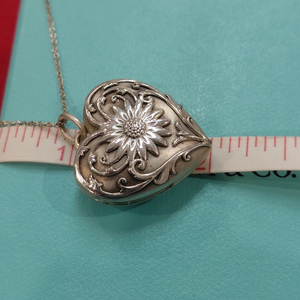 Tiffany Silver Ziegfeld Daisy Heart Locket Pendant Necklace - Picture 7 of 7
